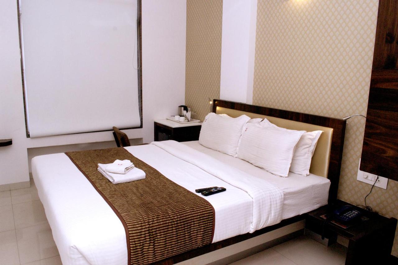 Hotel Sri Sri Executive, Kolhapur Εξωτερικό φωτογραφία