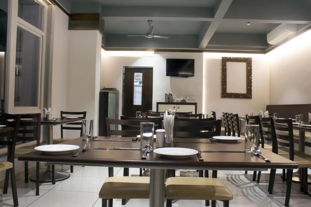Hotel Sri Sri Executive, Kolhapur Εξωτερικό φωτογραφία