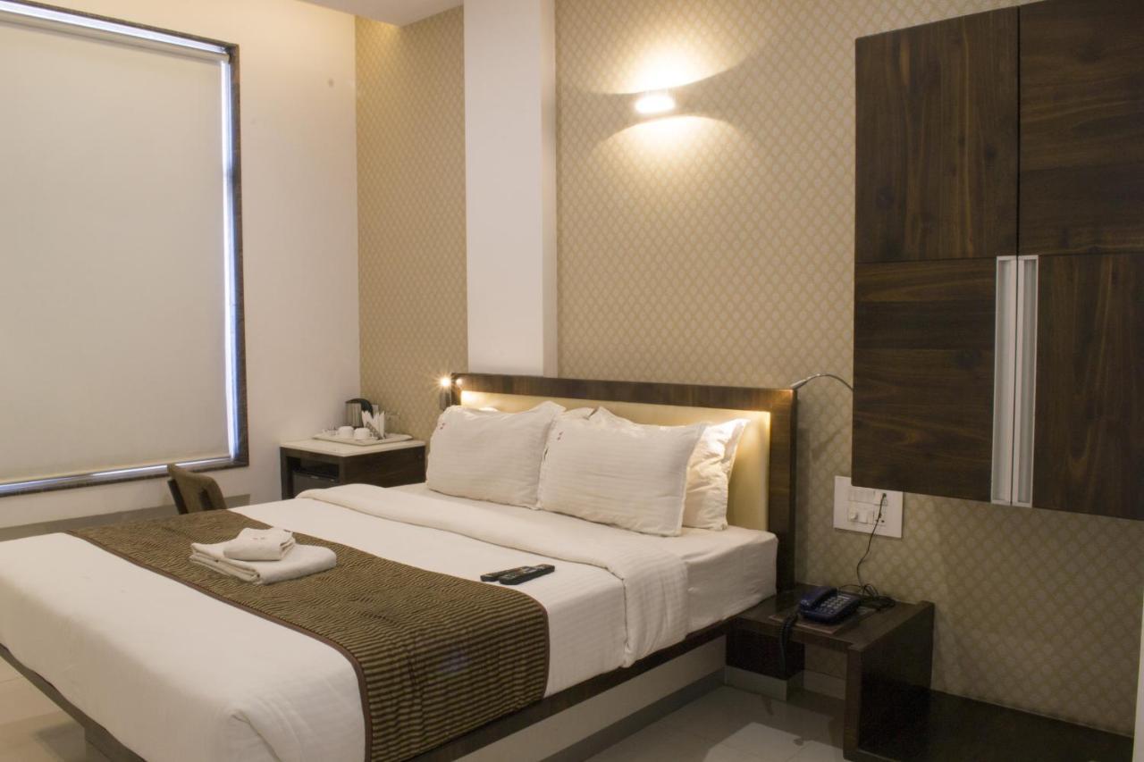 Hotel Sri Sri Executive, Kolhapur Εξωτερικό φωτογραφία