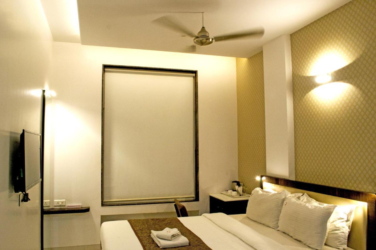 Hotel Sri Sri Executive, Kolhapur Εξωτερικό φωτογραφία