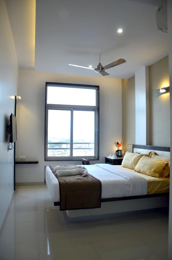 Hotel Sri Sri Executive, Kolhapur Εξωτερικό φωτογραφία