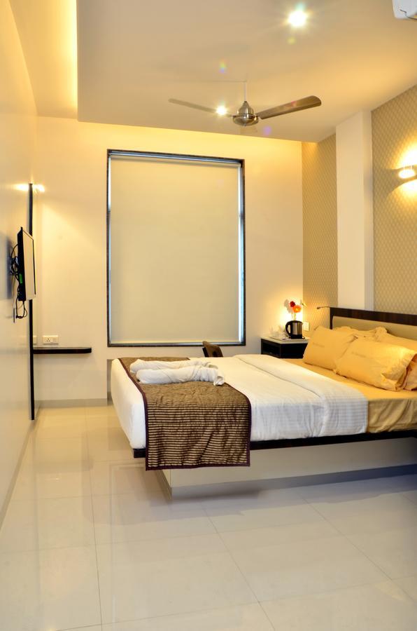 Hotel Sri Sri Executive, Kolhapur Εξωτερικό φωτογραφία