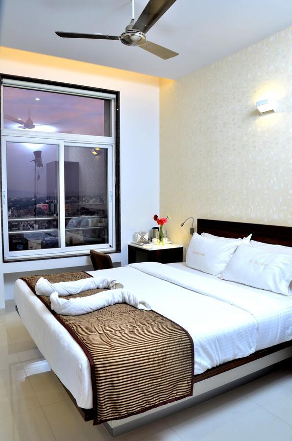 Hotel Sri Sri Executive, Kolhapur Εξωτερικό φωτογραφία