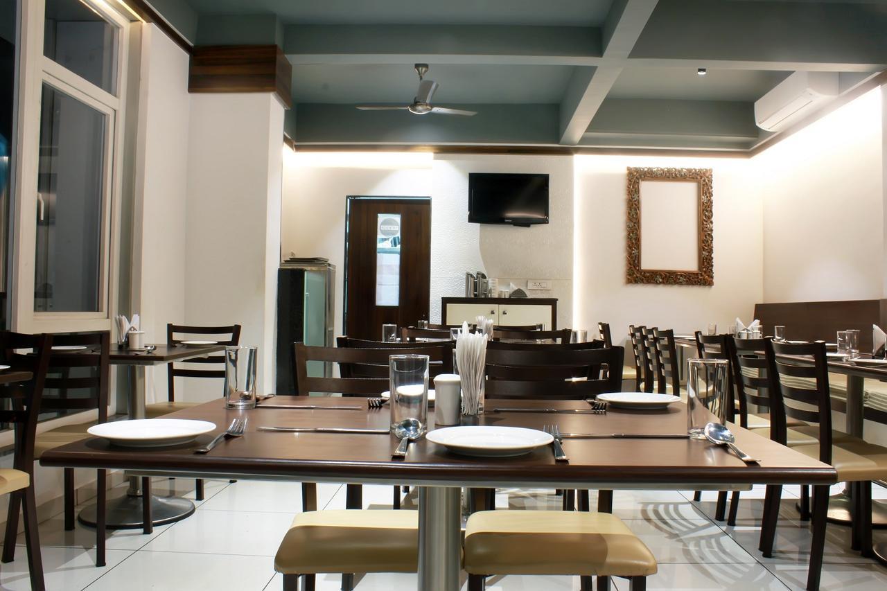 Hotel Sri Sri Executive, Kolhapur Εξωτερικό φωτογραφία